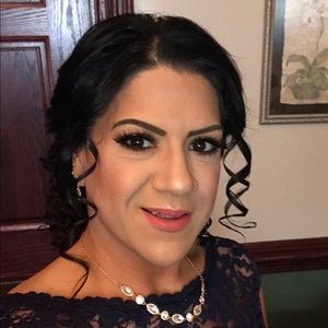 Meet your Posher, Christina